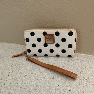 Wallet used in good condition